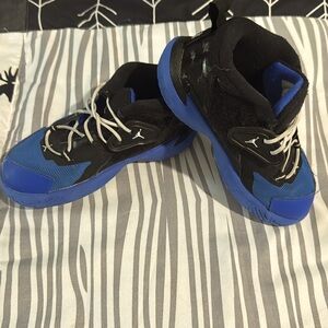 Boys 10c Jordan sneakers